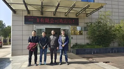 Visita dei clienti di Kazakhstani a CDFS esplorando l'applicazione di filtri di sabbia e ghiaia per l'irrigazione agricola